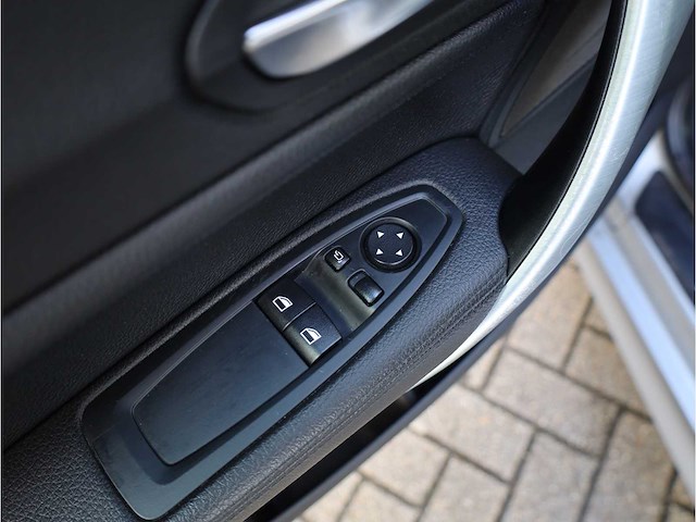 Bmw 2-serie coupé m235i centennial high executive 322pk automaat 2017, p-377-zn - afbeelding 8 van  34