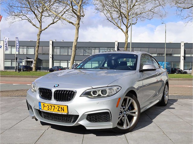 Bmw 2-serie coupé m235i centennial high executive 322pk automaat 2017, p-377-zn - afbeelding 1 van  34