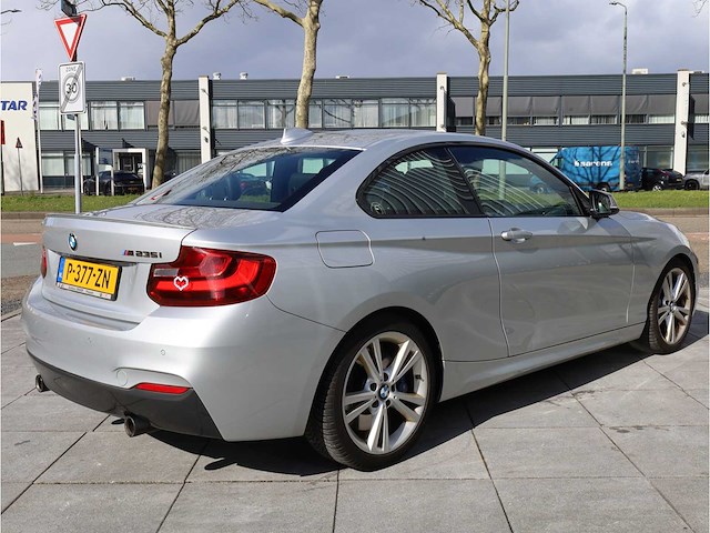 Bmw 2-serie coupé m235i centennial high executive 322pk automaat 2017, p-377-zn - afbeelding 30 van  34