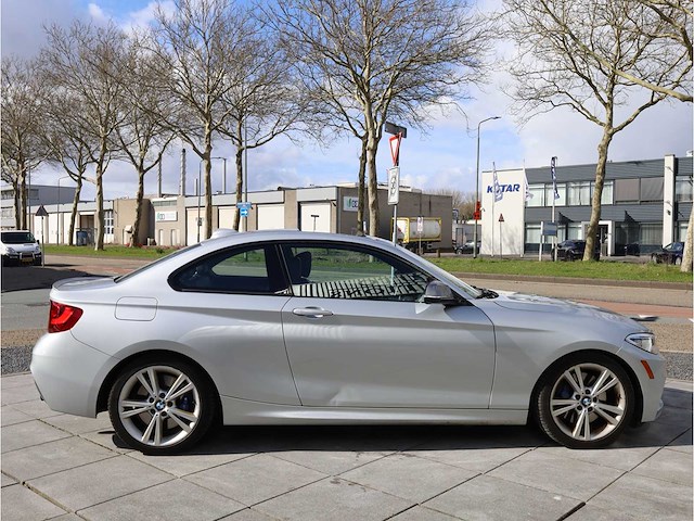 Bmw 2-serie coupé m235i centennial high executive 322pk automaat 2017, p-377-zn - afbeelding 31 van  34
