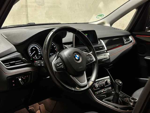Bmw 216i gran tourer high executive 109pk 2019, j-607-vp - afbeelding 4 van  33