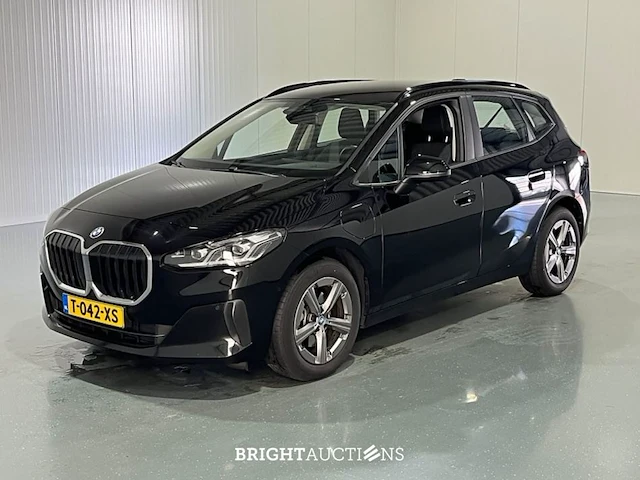 Bmw 225e active tourer xdrive 245pk 2023 (origineel-nl) 2-serie, t-042-xs - afbeelding 1 van  29
