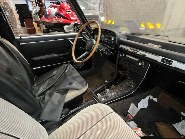 Bmw 2500 personenauto - afbeelding 7 van  31