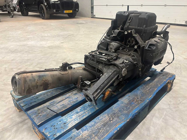 Bmw 3 cilinder 750cc benzinemotor - afbeelding 6 van  12