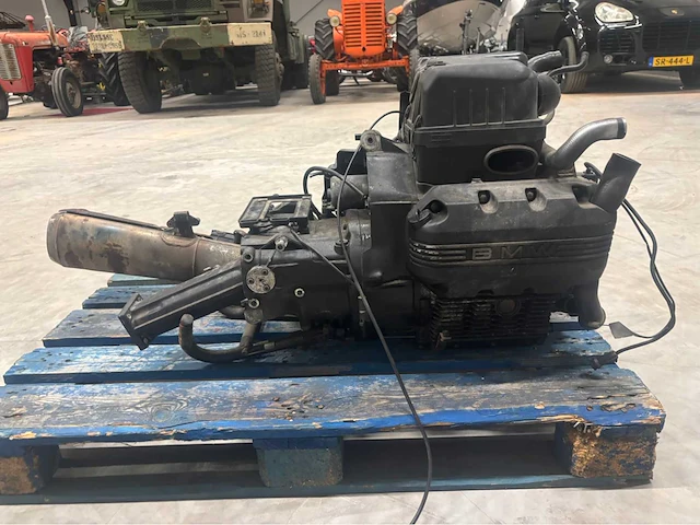 Bmw 3 cilinder 750cc benzinemotor - afbeelding 8 van  12