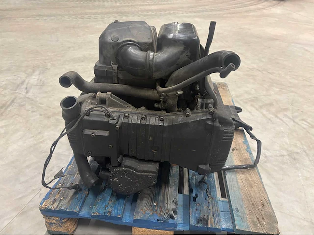 Bmw 3 cilinder 750cc benzinemotor - afbeelding 10 van  12