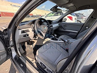 Bmw 3 (e90) 318 d, 2010 - afbeelding 3 van  33