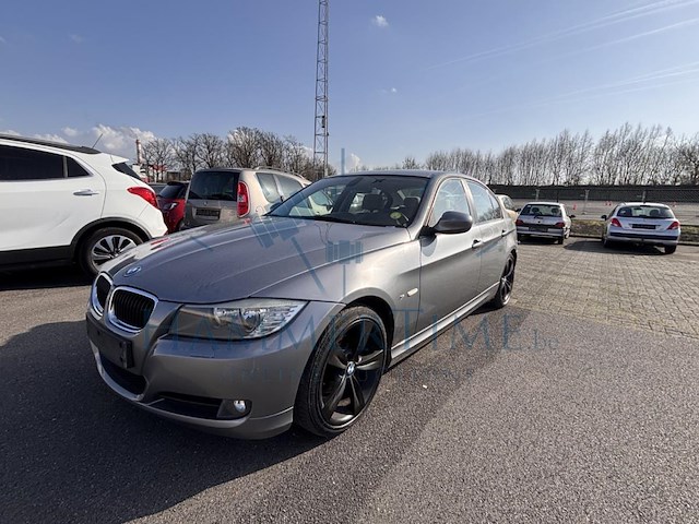 Bmw 3 (e90) 318 d, 2010 - afbeelding 1 van  33