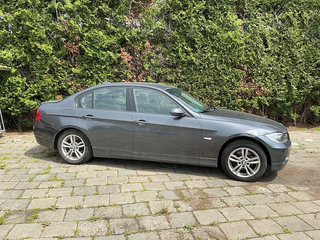 Bmw 3-serie 318d business line 53-xg-lz - afbeelding 1 van  27