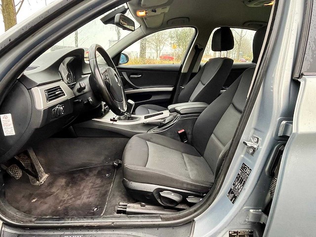 Bmw 3-serie 320i dynamic exec., 46-rs-fl - afbeelding 27 van  28
