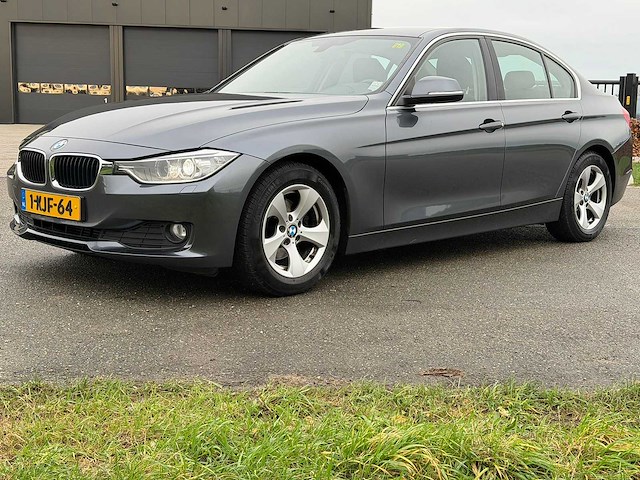 Bmw 3-serie 320i ede high exec 2013 | 1-kjf-64 iaw - afbeelding 1 van  27