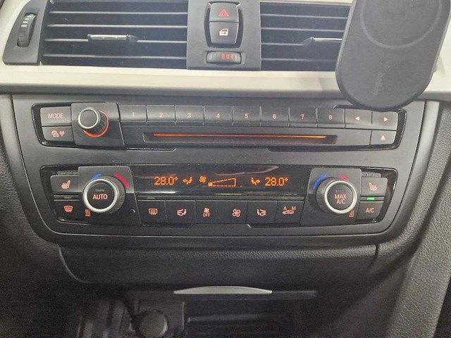 Bmw 3-serie 320i efficientdynamics edition executive; 1-kvg-66 - afbeelding 7 van  17