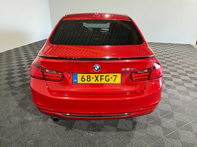 Bmw 3-serie 320i executive, 68-xfg-7 - afbeelding 18 van  24