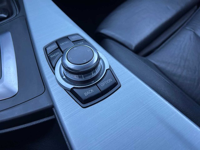 Bmw 3-serie 320i executive, 68-xfg-7 - afbeelding 12 van  24