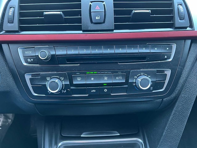 Bmw 3-serie 320i executive, 68-xfg-7 - afbeelding 5 van  24