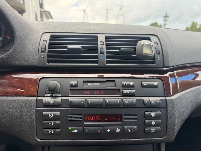 Bmw 3-serie 320i executive hs-069-z - afbeelding 14 van  23