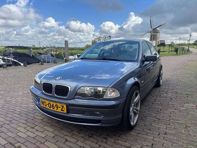 Bmw 3-serie 320i executive hs-069-z - afbeelding 12 van  23