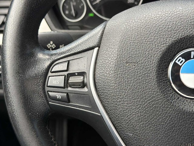 Bmw 3-serie 320i high executive | 4-txx-05 i - afbeelding 14 van  24