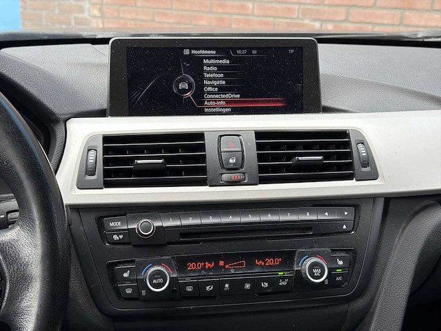 Bmw 3-serie 320i high executive | 4-txx-05 i - afbeelding 17 van  24