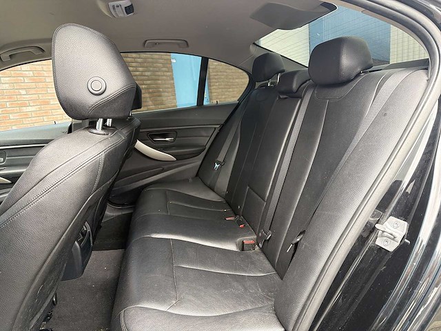 Bmw 3-serie 320i high executive | 4-txx-05 i - afbeelding 21 van  24