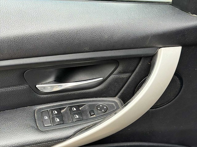 Bmw 3-serie 320i high executive | 4-txx-05 i - afbeelding 22 van  24