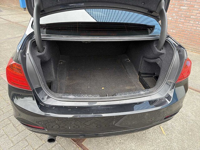 Bmw 3-serie 320i high executive | 4-txx-05 i - afbeelding 24 van  24