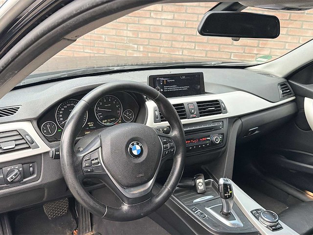 Bmw 3-serie 320i high executive | 4-txx-05 i - afbeelding 3 van  24