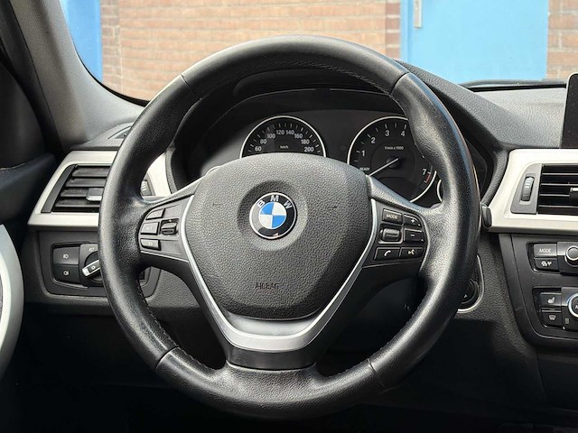 Bmw 3-serie 320i high executive | 4-txx-05 i - afbeelding 7 van  24