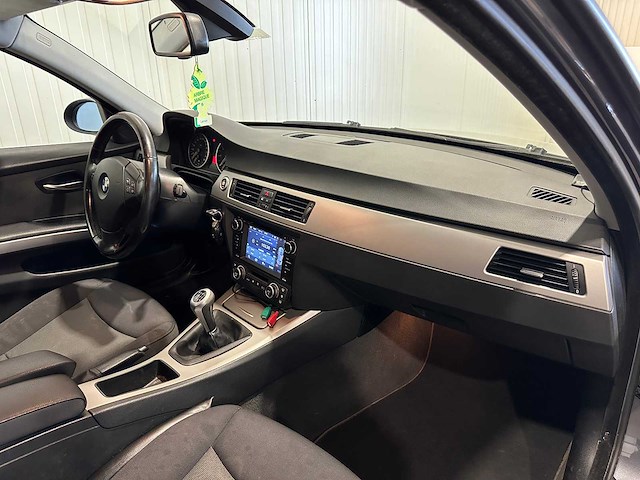 Bmw 3-serie 320i high executive 71-xg-pf - afbeelding 3 van  20