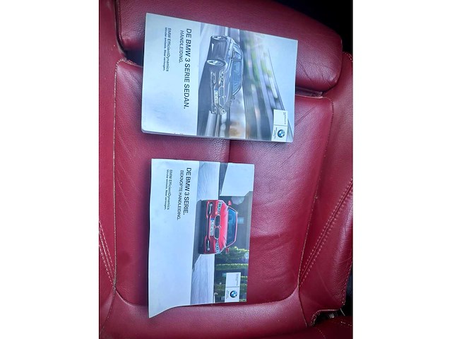 Bmw 3-serie 320i high executive; 88-xkj-4 - afbeelding 11 van  19