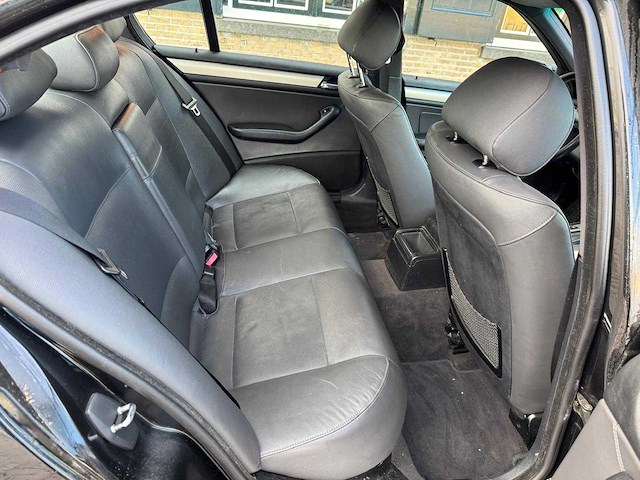 Bmw 3-serie 320i special edition automaat 13-pv-vz - afbeelding 4 van  22