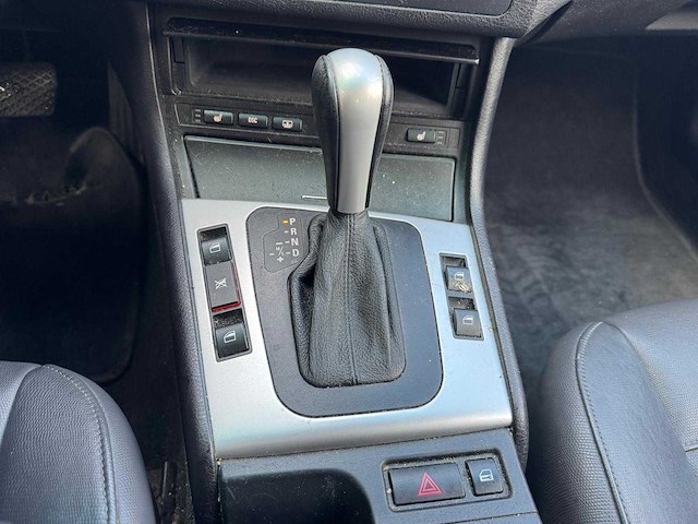 Bmw 3-serie 320i special edition automaat 13-pv-vz - afbeelding 5 van  22