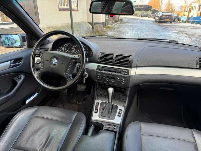 Bmw 3-serie 320i special edition automaat 13-pv-vz - afbeelding 9 van  22