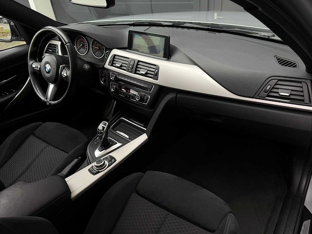 Bmw 3-serie 328i high executive 2012 | zr-420-j iaw - afbeelding 17 van  31