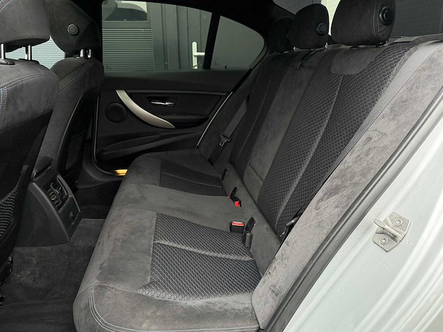 Bmw 3-serie 328i high executive 2012| zr-420-j iaw - afbeelding 25 van  31