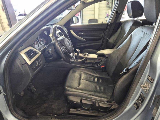 Bmw 3-serie touring 316d high executive; 2-kzl-91 - afbeelding 15 van  16