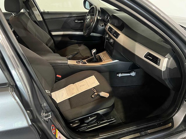 Bmw 3-serie touring 316i business line, 29-hhr-4 - afbeelding 16 van  19