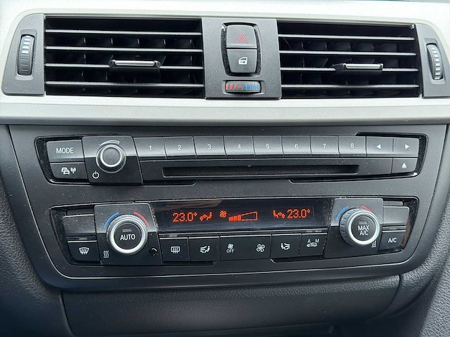 Bmw 3-serie touring 316i executive 2015 | z-342-bn - afbeelding 14 van  30