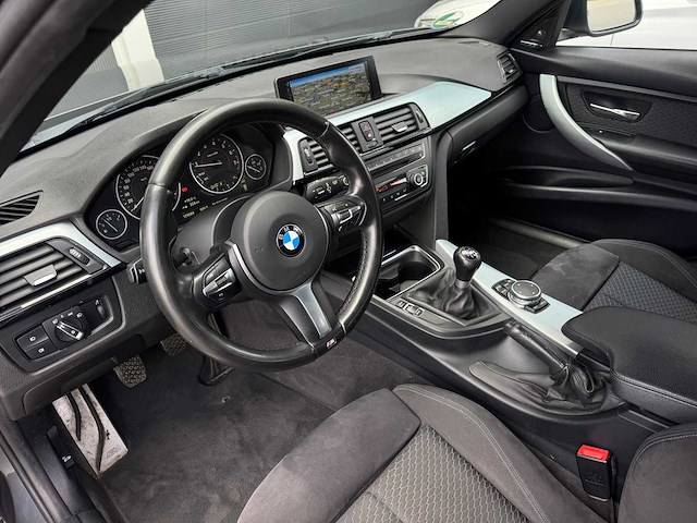 Bmw 3-serie touring 316i executive | car | 2015 | 1-zgr-39 | iaw - afbeelding 13 van  29