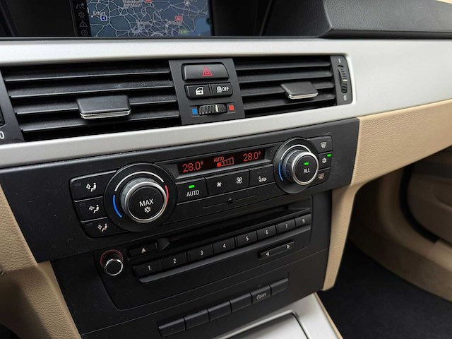 Bmw 3-serie touring 318d corp. l. lux l. 2012 | gb-110-l iaw - afbeelding 5 van  32