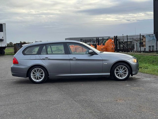 Bmw 3-serie touring 318d corp. l. lux l. 2012 | gb-110-l iaw - afbeelding 27 van  32