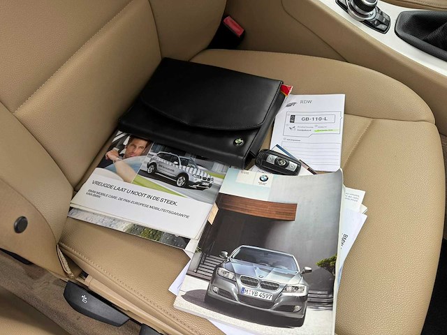 Bmw 3-serie touring 318d corp. l. lux l. 2012 | gb-110-l iaw - afbeelding 16 van  32
