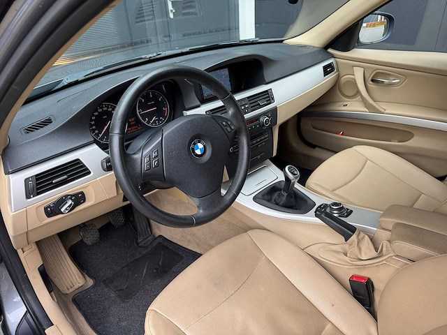 Bmw 3-serie touring 318d corp. l. lux l. 2012 | gb-110-l iaw - afbeelding 17 van  32