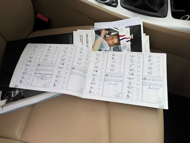 Bmw 3-serie touring 318d corp. l. lux l. 2012 | gb-110-l iaw - afbeelding 19 van  32