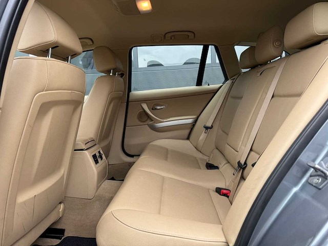 Bmw 3-serie touring 318d corp. l. lux l. 2012 | gb-110-l iaw - afbeelding 24 van  32