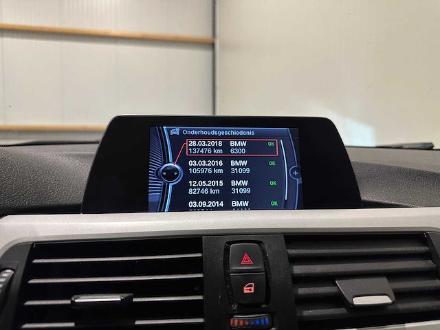 Bmw 3-serie touring 318d upgrade edition kp-516-b - afbeelding 13 van  25