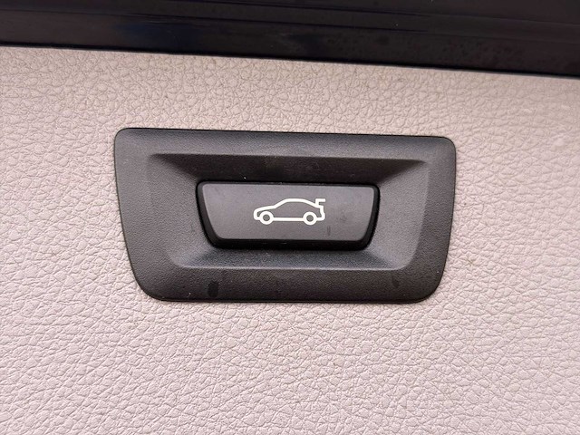 Bmw 3-serie touring 318d xdrive high executive 2014 | h-561-kx - afbeelding 18 van  31