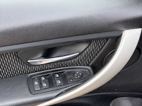 Bmw 3-serie touring 318d xdrive high executive 2014 | h-561-kx - afbeelding 30 van  31