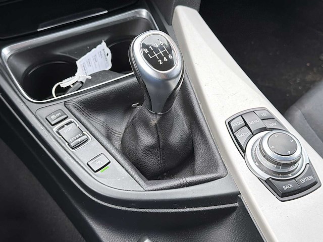 Bmw 3-serie touring 318d xdrive high executive 2014 | h-561-kx - afbeelding 12 van  24