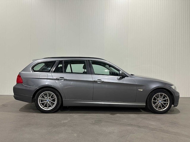 Bmw 3-serie touring 318i 72-sht-9 - afbeelding 23 van  26